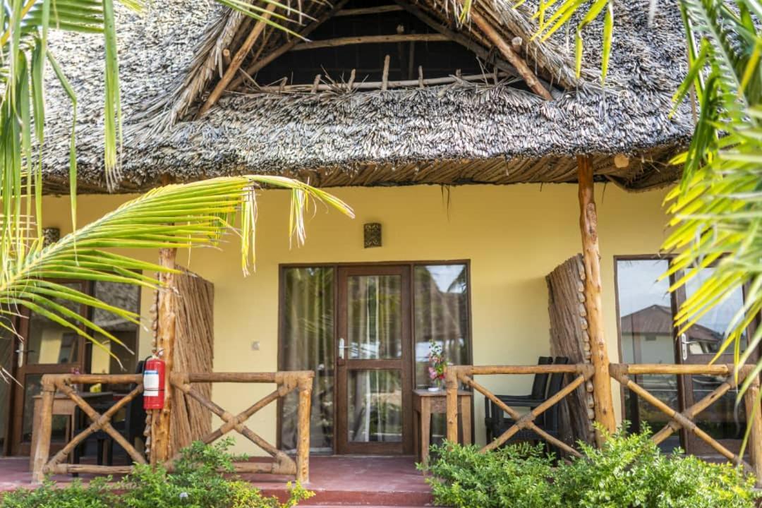 Weavers Lodge Pongwe Eksteriør billede